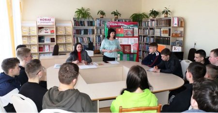 В День Конституции круглый стол для молодежи Вороновского района