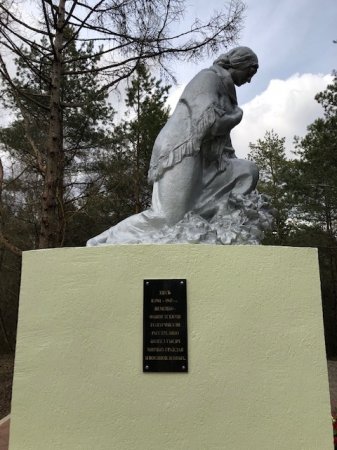 Форт № II  хранит память о жертвах Великой Отечественной войны