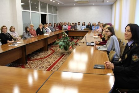 Встреча с трудовым коллективом областной библиотеки имени Е.Ф.Карского Встреча с трудовым коллективом областной библиотеки имени Е.Ф.Карского